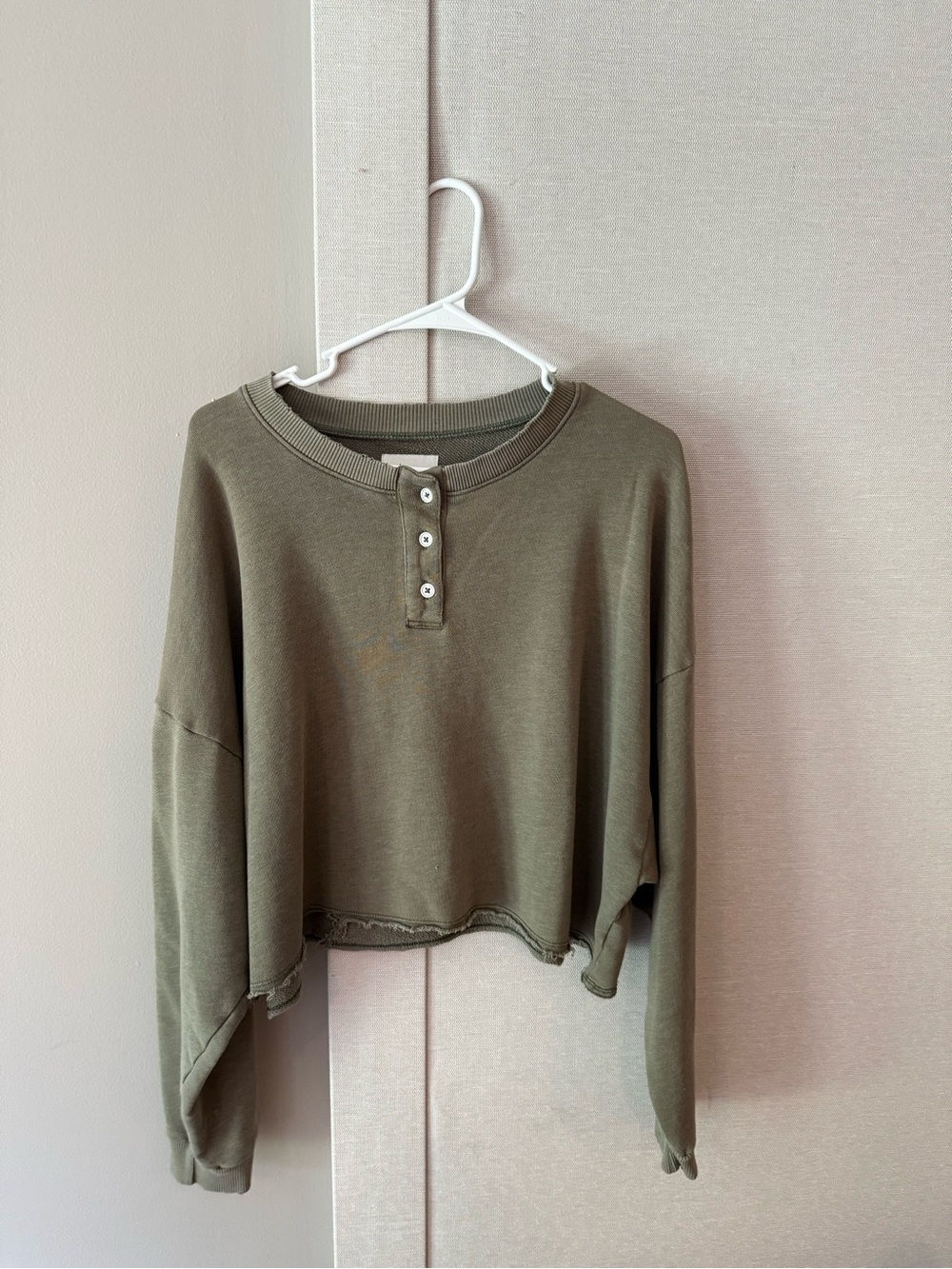 American Eagle Outfitters Olive Green Cropped Henley Sweatshirt